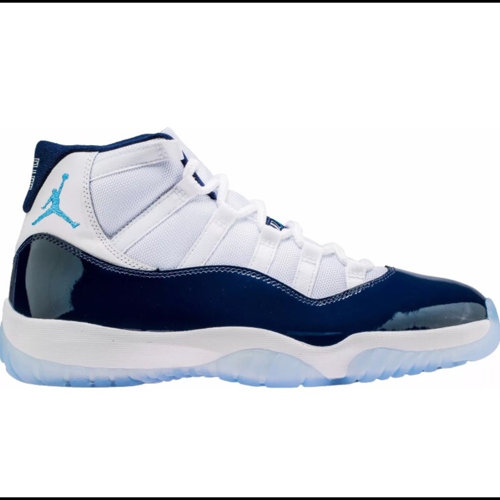 NEW Midnight Navy Jordan 11s size 9